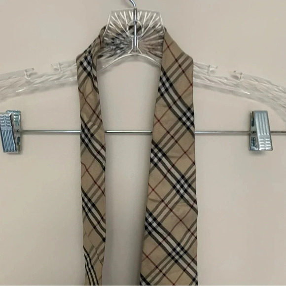 Burberry 100% Silk  Tie - Picture 8 of 11